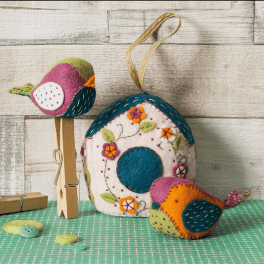 Birdhouse & Birds